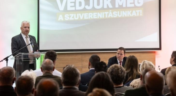 Meg kell védeni keresztény civilizációnkat