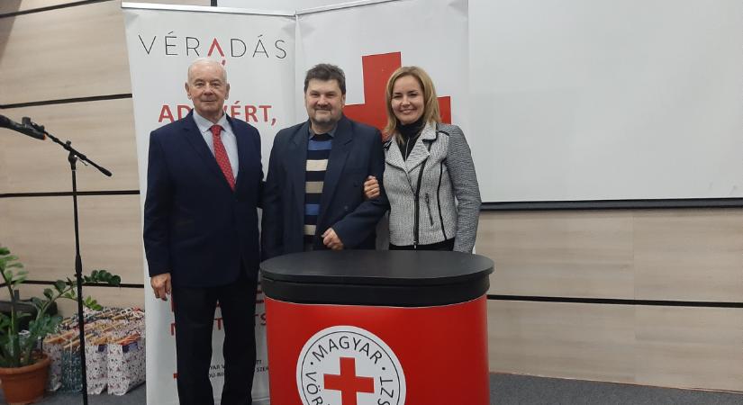 Jubiláló véradókat köszöntöttek Debrecenben