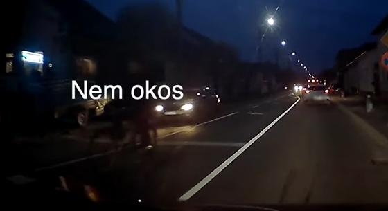 Egyetlen pillanat mutatja meg, milyen, amikor egy bringás látszik is a forgalomban, és milyen, ha nem