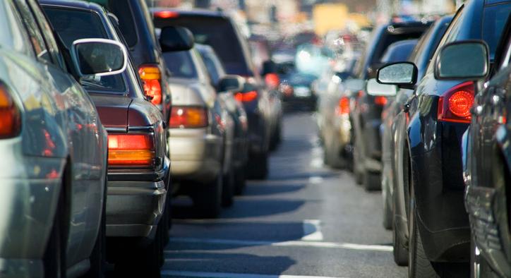 Nem csak a stressz miatt káros az egészségre dugóban ülni