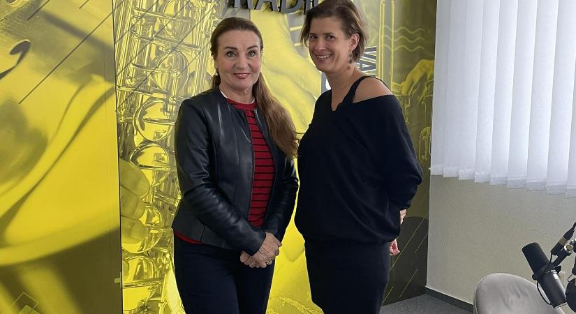 Bellai Eszterrel, maszk és sallangok nélkül