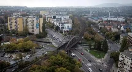 A kormány erőből nyomná le az újbudaiak torkán a Déli Körvasutat