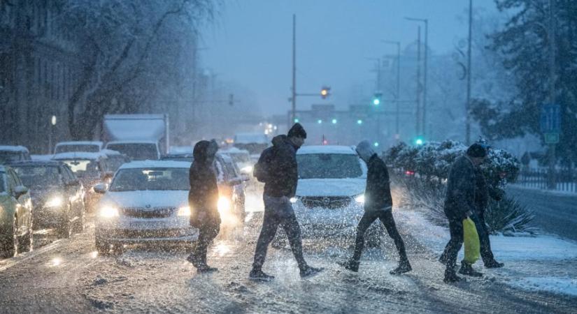 Ónos eső és havazás várható csütörtökön, több vármegyére másodfokú figyelmeztetést adtak ki