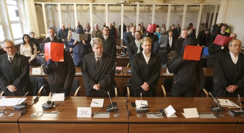 Kilenc migráns megerőszakolt egy 15 éves lányt egy hamburgi parkban, óriási a felháborodás Németországban, a bűnözök megúszták