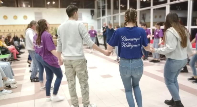 Bemutatkoztak a Cseresnyés új kollégistái