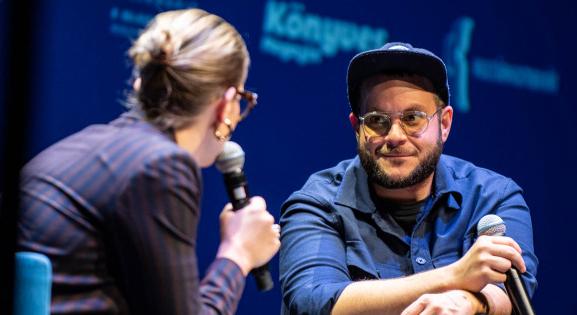 Szendrői Csaba: A vers elhanyagolt műfaj