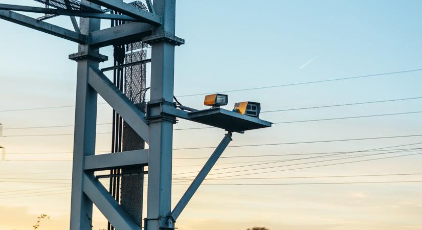 Sorra cserélik le a traffipaxokat: vége a 10%-os tűréshatárnak, az új gépek már ekkor is elkapnak