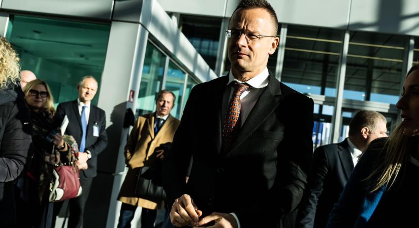 Szijjártó Péter: a jelenlegi körülmények között szó sem lehet Ukrajna NATO-tagságáról