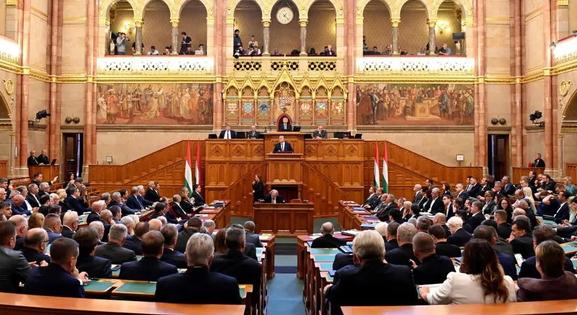 A szuverenitástörvény a civil szervezetek és a független újságírók elleni kampány része