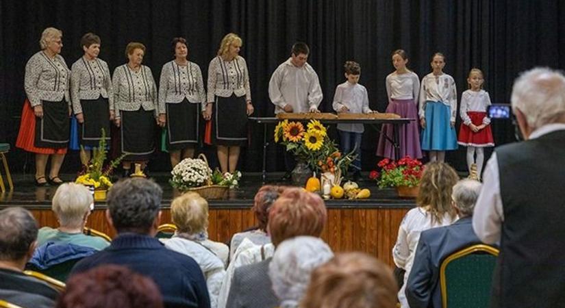 Népdalok szóltak a komáromi kisfarsangon