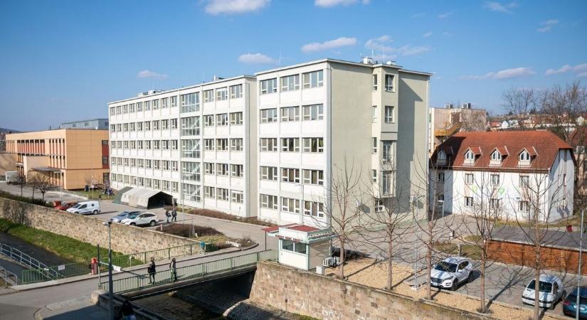 Növekedett a kórházak adóssága Hevesben