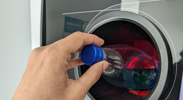 Csúszik a kötelező visszaváltási rendszer bevezetése
