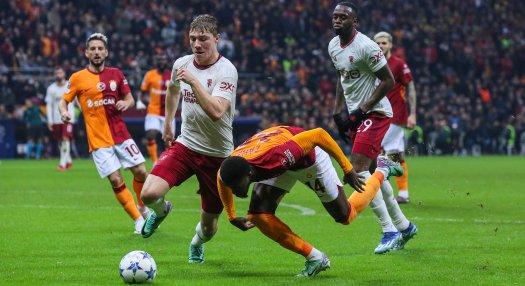 Szabálytalan gól fosztotta meg a győzelemtől a Manchester Unitedet