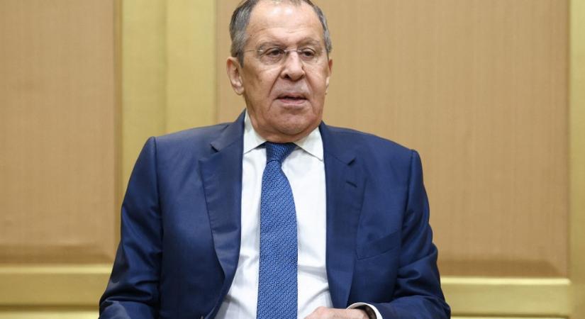 Lavrov kerülútra kényszerült