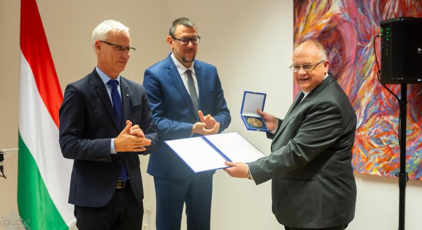 Kitüntették a győri plébánost