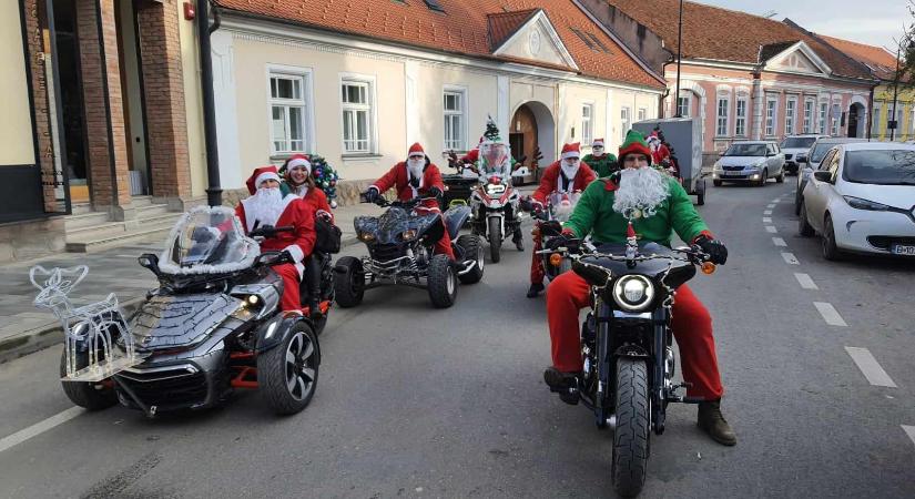 Idén is motoros Mikulások osztogatnak ajándékot Sepsiszentgyörgyön