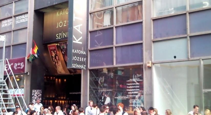 Egy vezető elhagyja a Katona József Színházat, ketten pedig figyelmeztetést kapnak