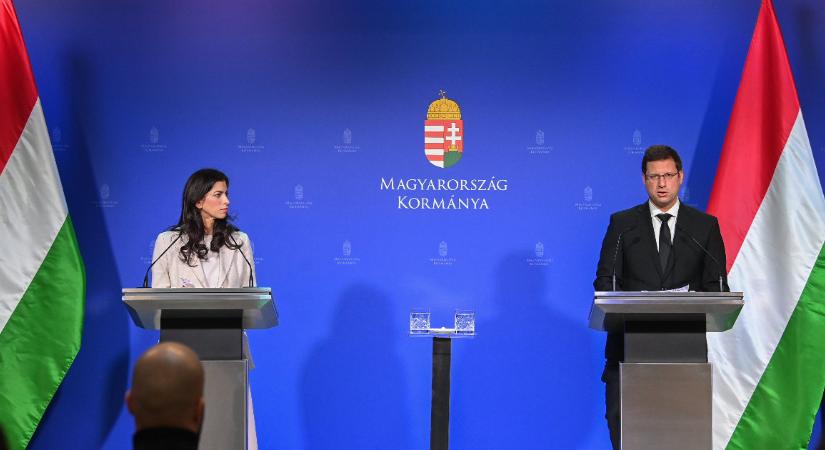 Kormányinfót tart Gulyás Gergely és Szentkirályi Alexandra