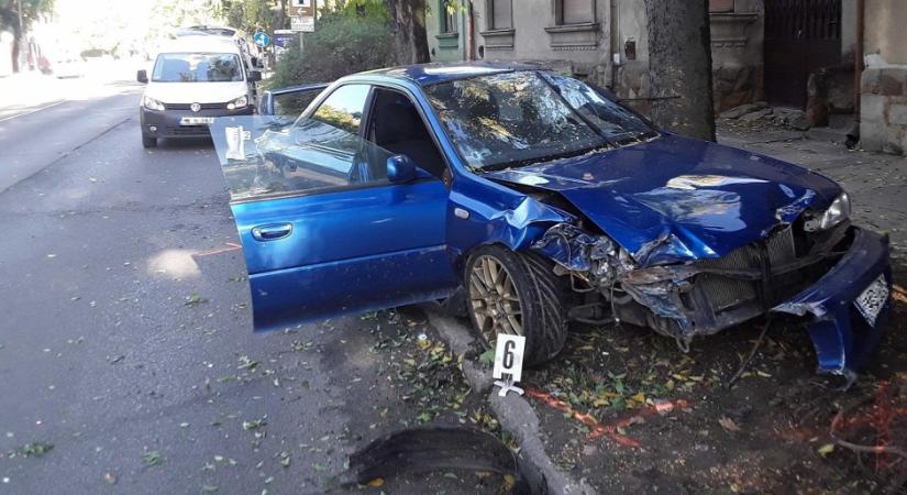 Halálra gázoltak egy férfit Vácon, miközben ellopták a kocsiját – videó
