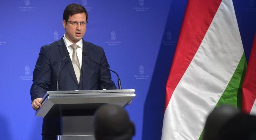 Gulyás Gergely: Döntés született a kamatstopról