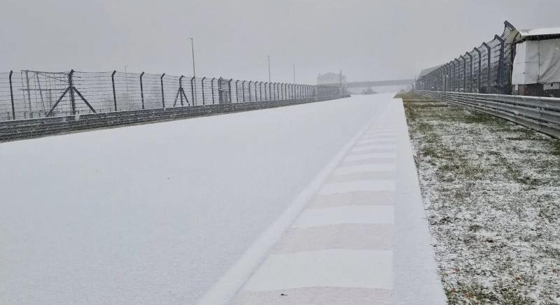 Megérkezett a tél: ilyen a havas Hungaroring – fotók!