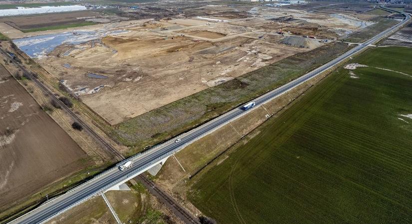 Debreceni akkumulátorgyár: megszólaltak a kínaiak a bíróság döntése után – „Folytatjuk az építkezést”
