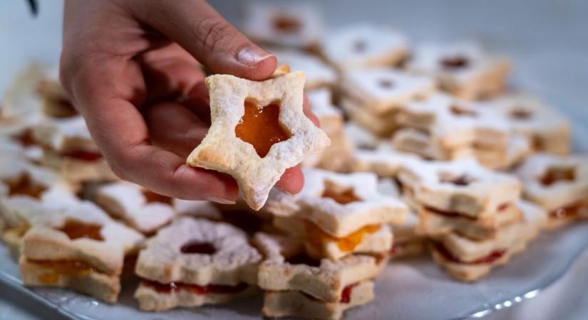 Egyszerű karácsonyi linzer recept, a tésztát nem kell hűtőbe tenni, rögtön lehet sütni