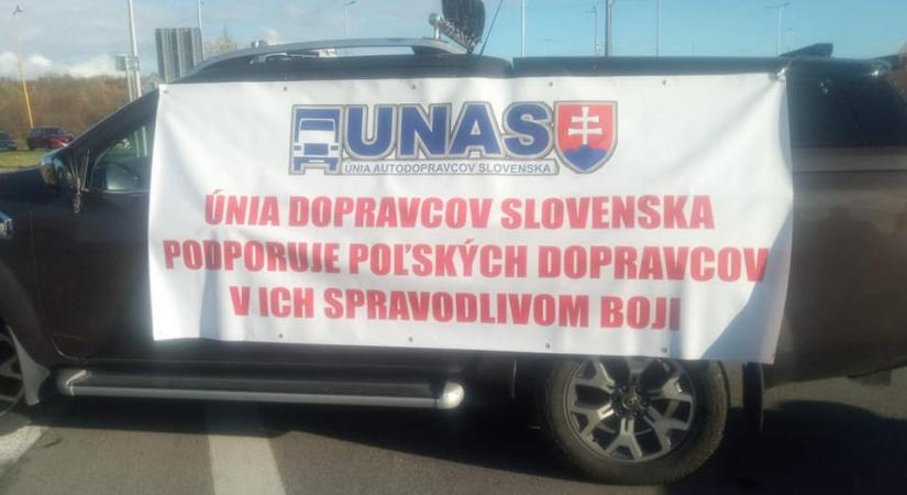 Holnaptól a szlovák fuvarozók blokkolják a Felsőnémeti–Ungvár határszakaszt
