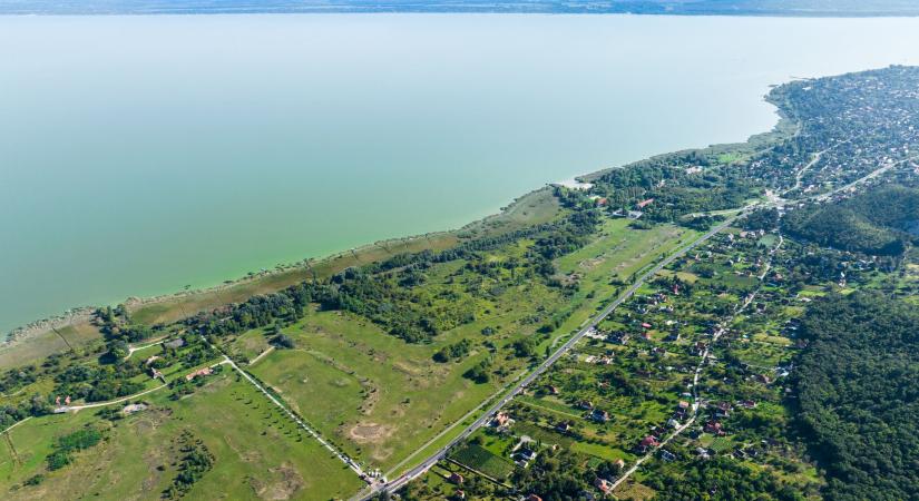 Több mint 10 kilométeren újította fel a Balatoni Bringakört a Strabag