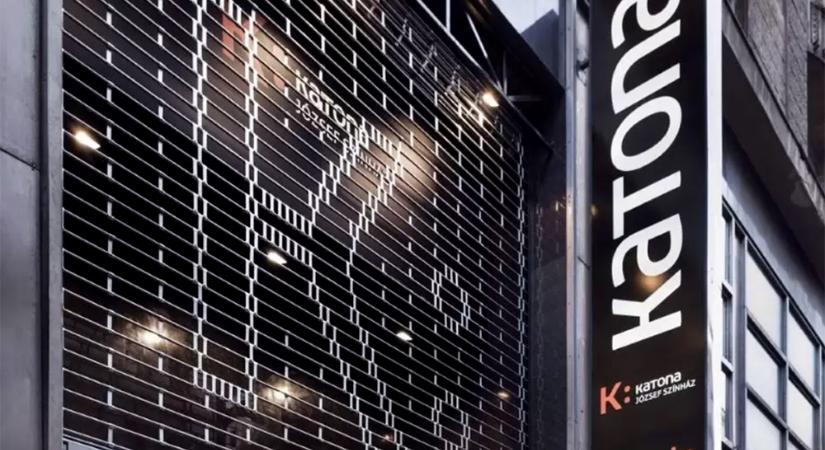 Elbocsátás és figyelmeztetés a Katonában