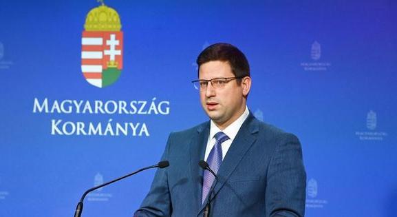 Gulyás Gergely: a kormány meghosszabbítja a kamatstopokat