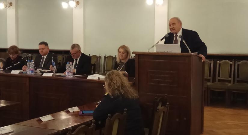 A térségi foglalkoztatási program eredményeiről adtak számot Szolnokon