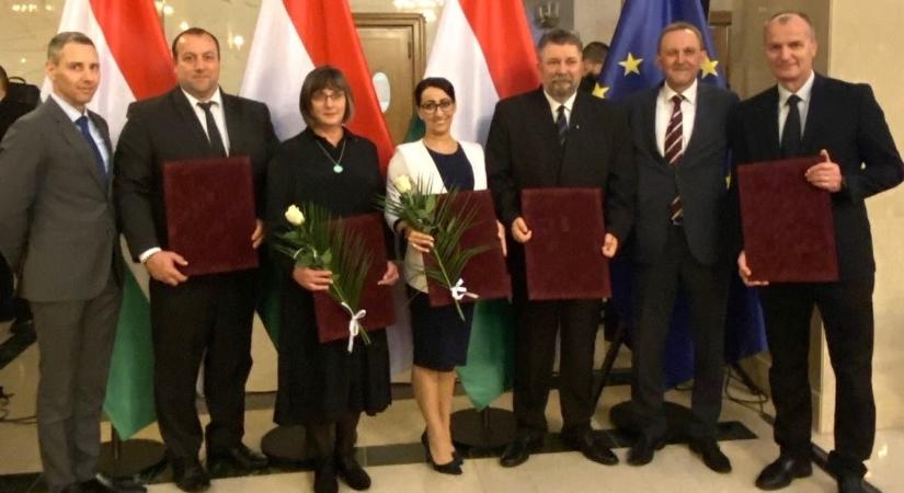 Elismerték a kormányhivatal munkatársait, átadták a Start Plusz-díjakat