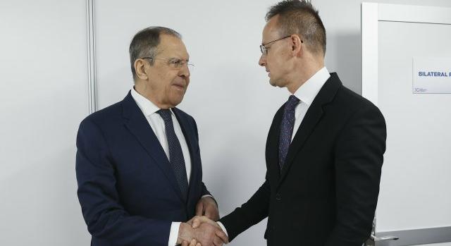 Míg Szijjártó tárgyalt Lavrovval, több külügyminiszter inkább kiment az orosz tárcavezető beszédéről