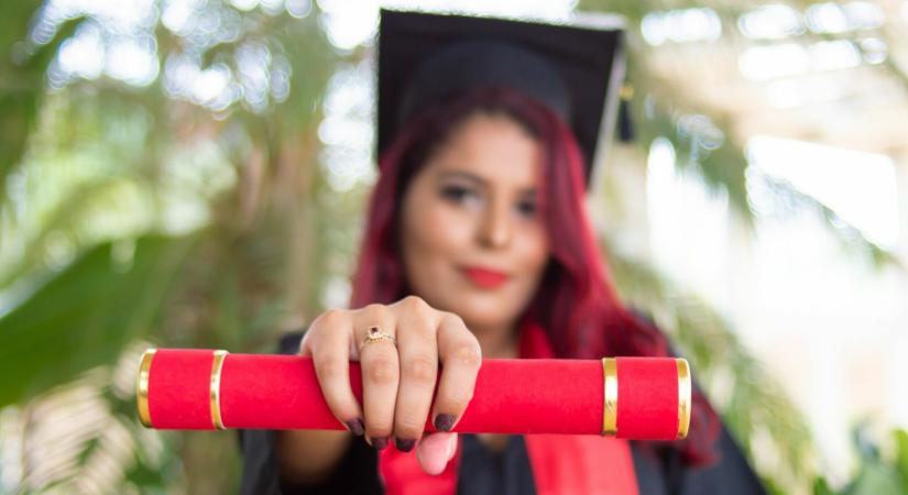 Ahol több diplomás él, ott magasabbak a keresetek