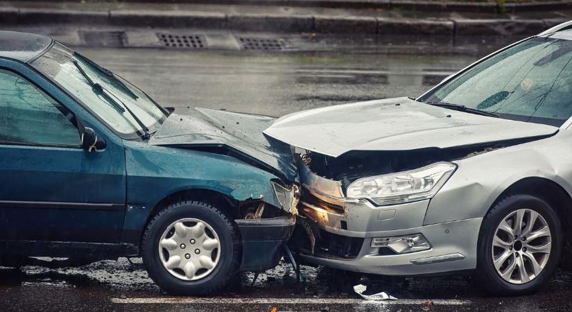 Újabb baleset borzolja a kedélyeket Pécsen a 48-as térnél