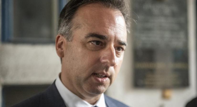 David Pressman szerint nem kell sárga csillagot tűzni az Orbán-kormány plakátjaira ahhoz, hogy érthető legyen a jelentésük, Kovács Zoltán visszavágott