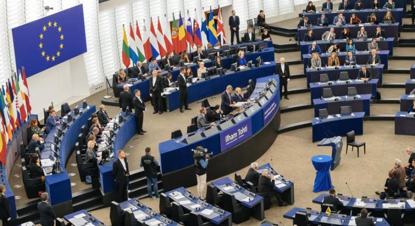 Megállapodtak az újságírókat és a jogvédőket célzó, visszaélésszerű perek visszaszorításáról az EU-ban