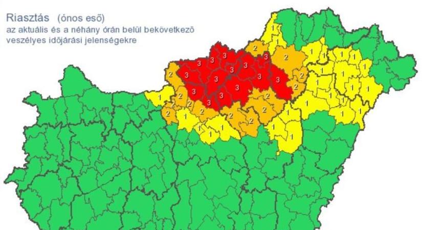 Kiadták a vörös riasztást: nagy mennyiségű ónos eső csap még le estig Hevesben