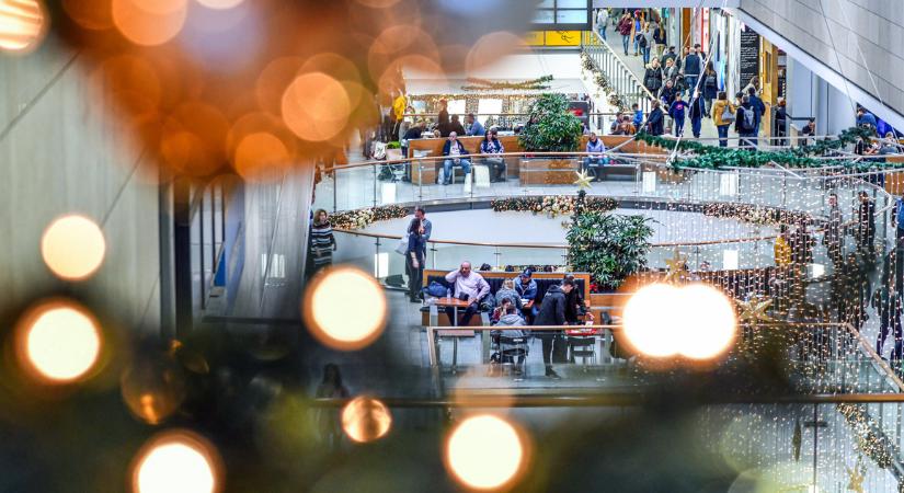 Újabb két áruház döntött a karácsonyi boltzár mellett
