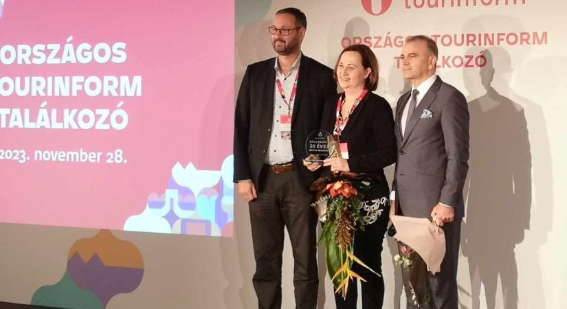 Jubileumi elismerést kapott a Tourinform Szolnok Iroda vezetője