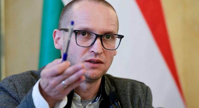 Demeter Szilárd: „Pártszékházról már hallottam, pártszínházról még nem”
