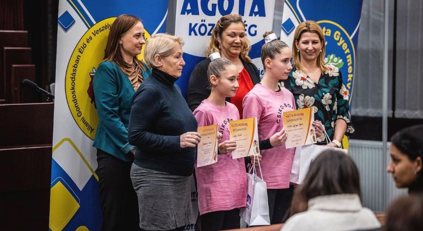A kiváló tanulókat köszöntötte az Ágota Közösség Békéscsabán - galériával