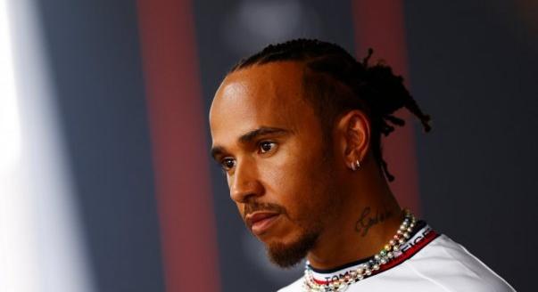 Hamilton elismerése és a McLaren szerzeménye – csütörtöki F1-es hírek
