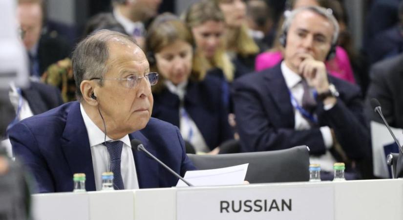 Tüntetőleg távozott több külügyminiszter, amikor Szergej Lavrov beszélni kezdett, akivel Szijjártó Péter még tárgyalt is Szkopjéban