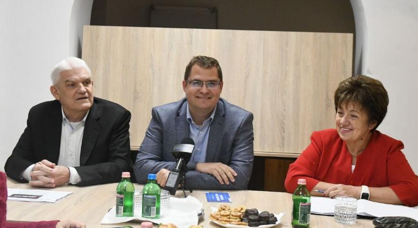 A Nemzeti Konzultáció fontosságára irányították a figyelmet Szolnokon