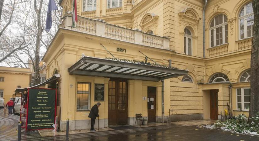 Több nagy országos állami egészségügyi intézményt olvaszthatnak be az alapítványi Semmelweis Egyetembe