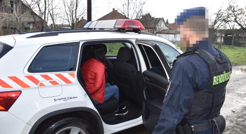 „Sajnos butaságot követtem el” – az iskola tetjéről ugrott le a 15 fiú, édesanyja a temetés után gázpiszollyal ment a diákot zaklató lány házához
