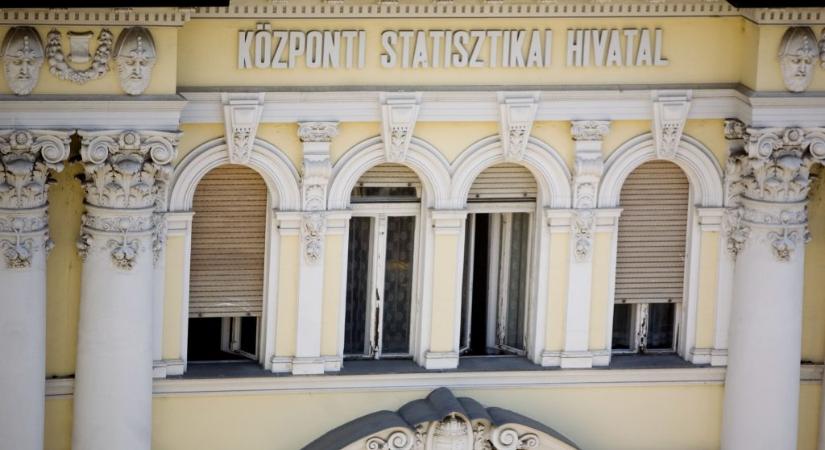 KSH: 0,4 százalékkal csökkent egy év alatt a GDP