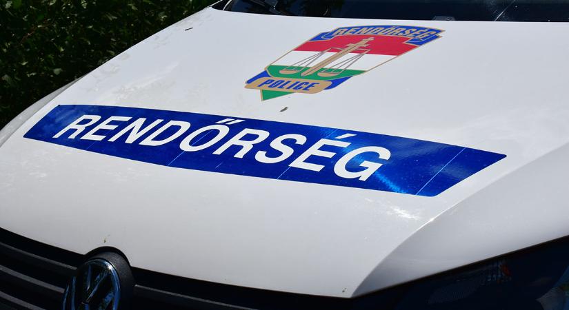 Átfázott embert vittek fedett és meleg helyre a rendőrök Békéscsabán